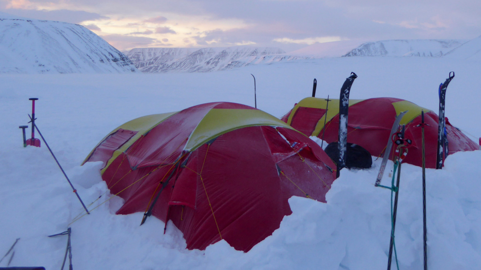 <p>After a few months of preparation at Lofoten Folkehøgskole my class and I were ready to embark on a great adventure: a two-week ski tour through Spitsbergen!</p>
